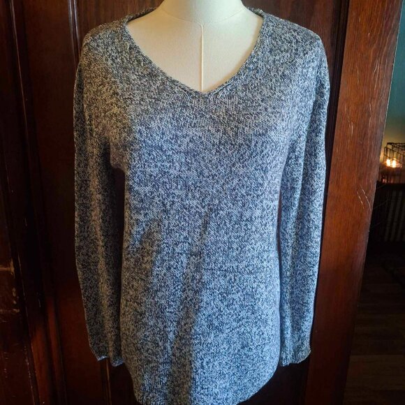 Collection L Sweater - Picture 1 of 6